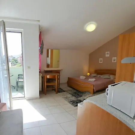 Studio Apartman Olivera Rovinj Exterior foto
